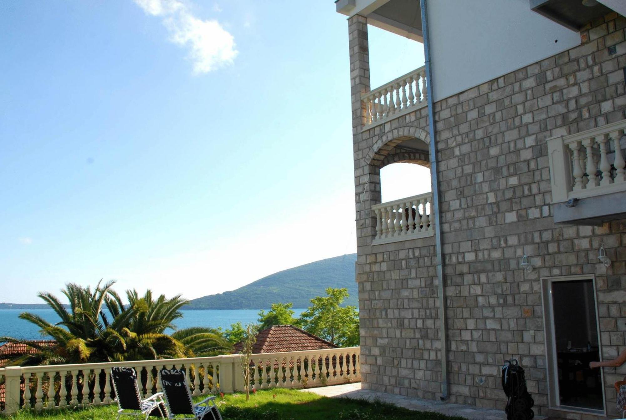 Garni Hotel Bokeska Noc Herceg Novi Exterior photo