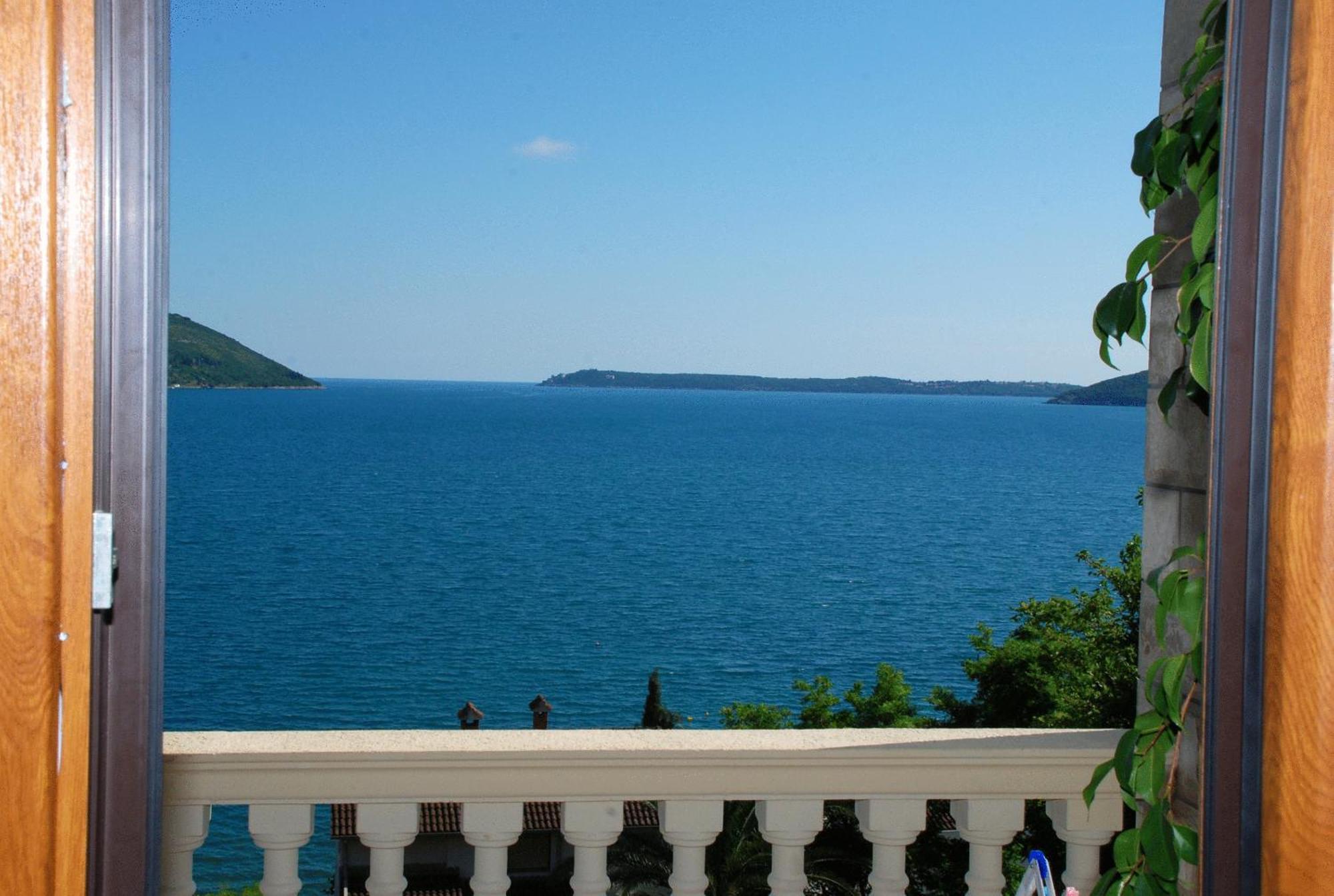 Garni Hotel Bokeska Noc Herceg Novi Exterior photo