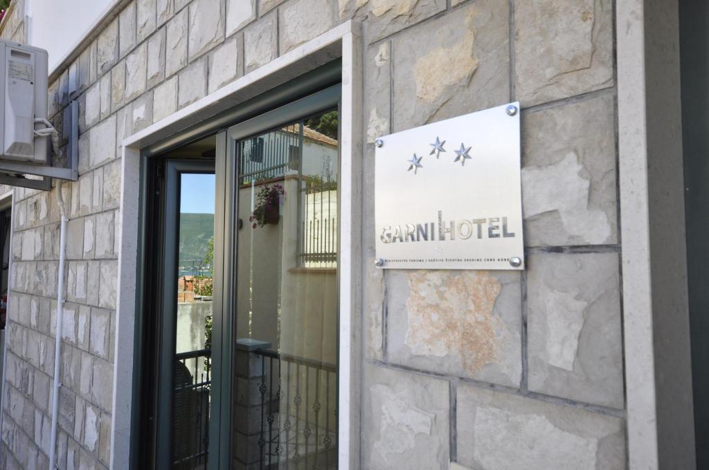Garni Hotel Bokeska Noc Herceg Novi Exterior photo