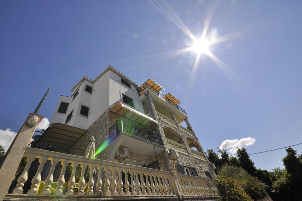 Garni Hotel Bokeska Noc Herceg Novi Exterior photo