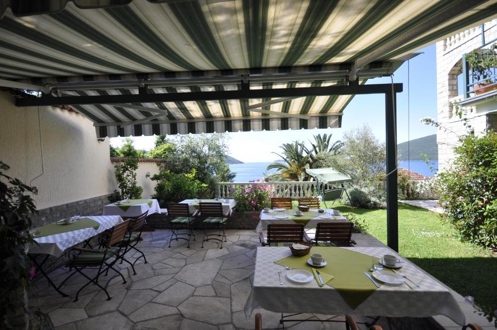 Garni Hotel Bokeska Noc Herceg Novi Exterior photo