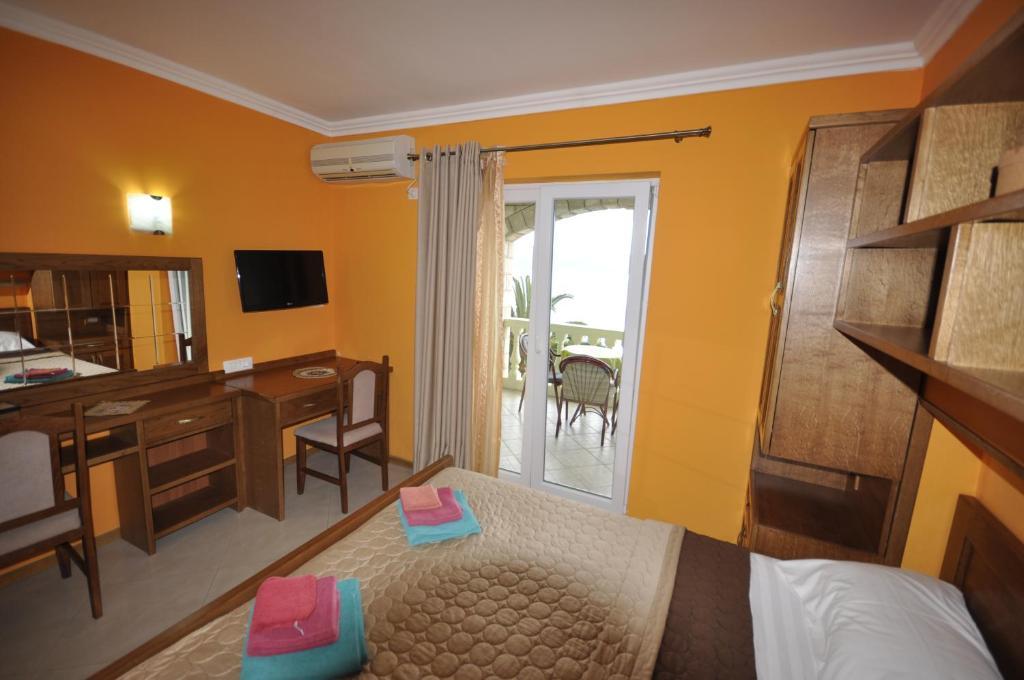 Garni Hotel Bokeska Noc Herceg Novi Exterior photo